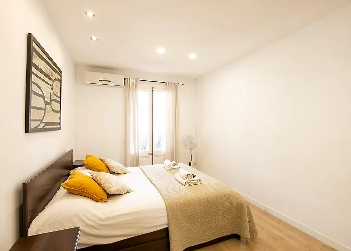 شقة Beautiful With Terrace In برشلونة